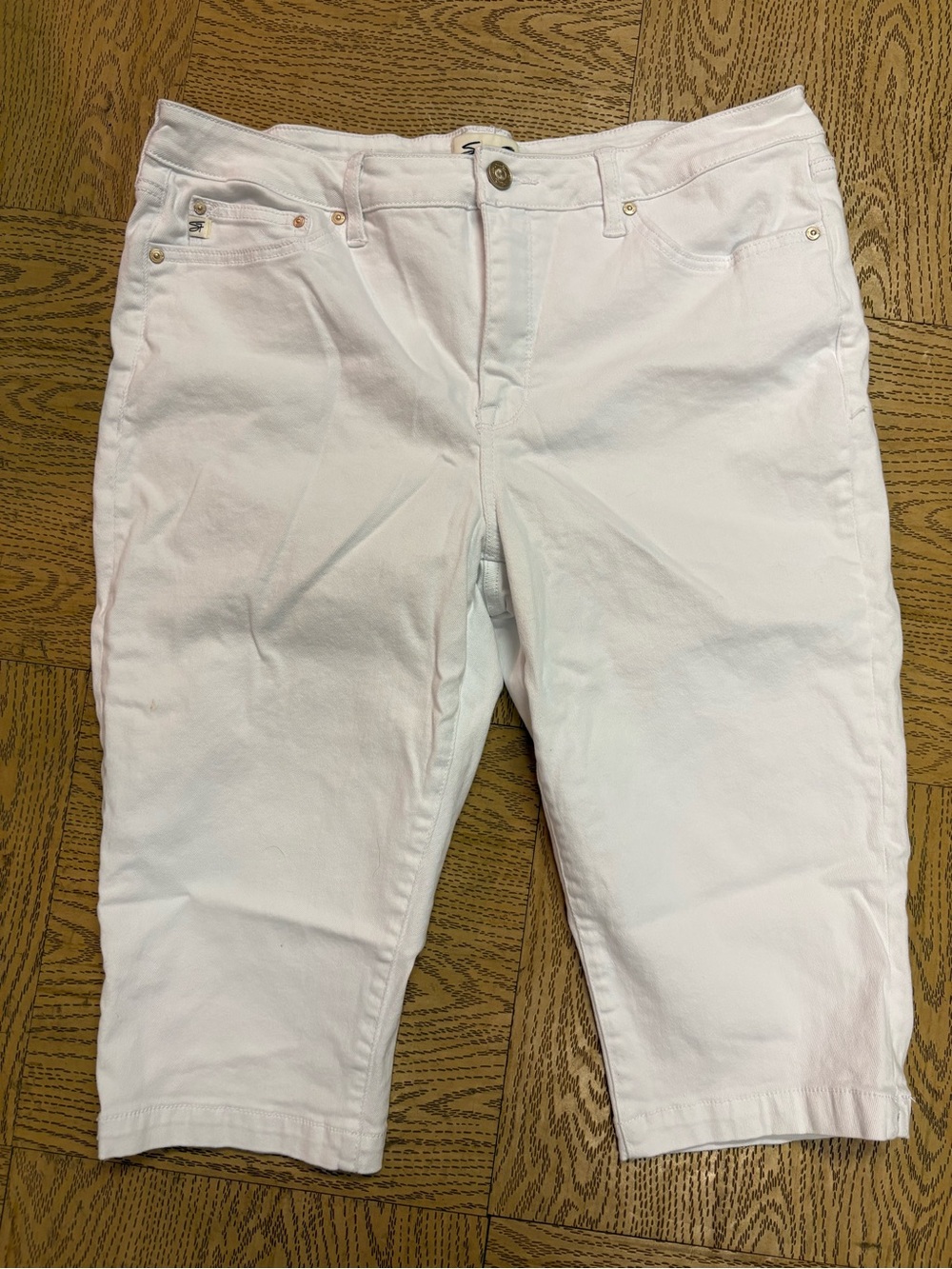 Seven7 White Cropped Capri Jeans